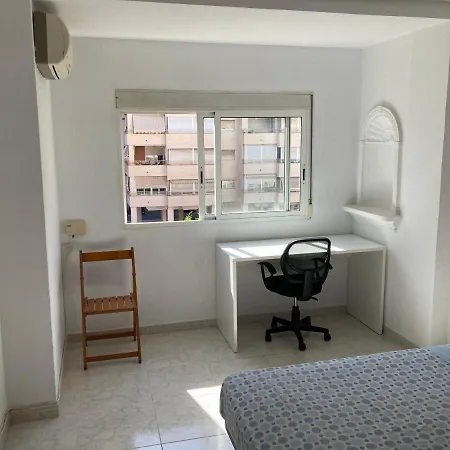 Beachside With Air-conditioning Homestay Alicante